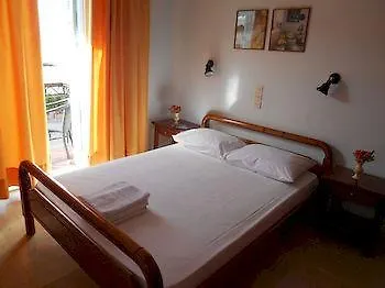 Alexandris * Spetses Town